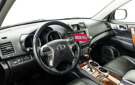 Toyota Highlander III, 2012 год, 2 229 000 рублей, 11 фотография