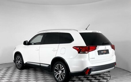 Mitsubishi Outlander III рестайлинг 3, 2015 год, 1 650 000 рублей, 7 фотография