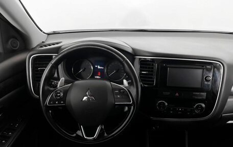 Mitsubishi Outlander III рестайлинг 3, 2015 год, 1 650 000 рублей, 17 фотография