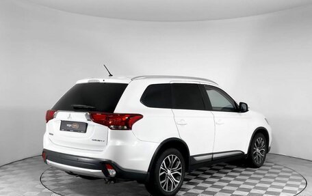 Mitsubishi Outlander III рестайлинг 3, 2015 год, 1 650 000 рублей, 5 фотография