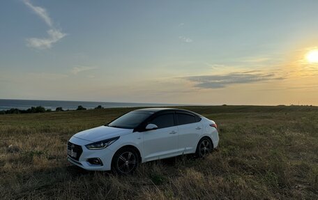 Hyundai Solaris II рестайлинг, 2018 год, 1 230 000 рублей, 1 фотография