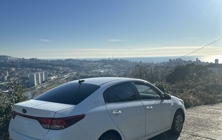 KIA Rio IV, 2018 год, 1 030 000 рублей, 4 фотография