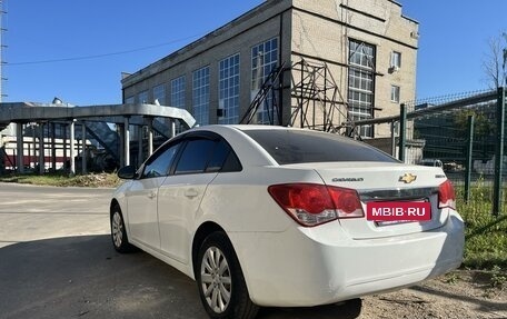 Chevrolet Cruze II, 2011 год, 700 000 рублей, 2 фотография