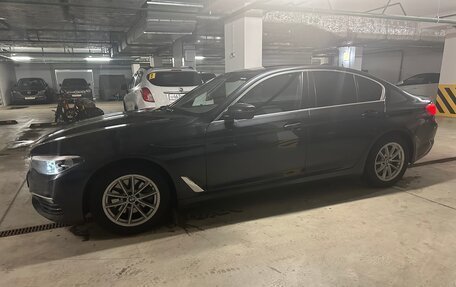 BMW 5 серия, 2018 год, 3 200 000 рублей, 11 фотография