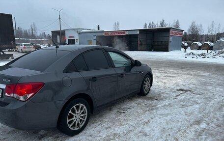 Chevrolet Cruze II, 2010 год, 570 000 рублей, 6 фотография