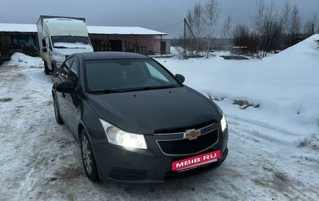 Chevrolet Cruze II, 2010 год, 570 000 рублей, 3 фотография