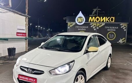 Hyundai Solaris II рестайлинг, 2011 год, 725 000 рублей, 1 фотография