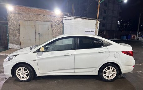 Hyundai Solaris II рестайлинг, 2011 год, 725 000 рублей, 2 фотография