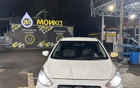 Hyundai Solaris II рестайлинг, 2011 год, 725 000 рублей, 5 фотография