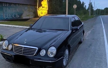 Mercedes-Benz E-Класс, 2000 год, 350 000 рублей, 1 фотография