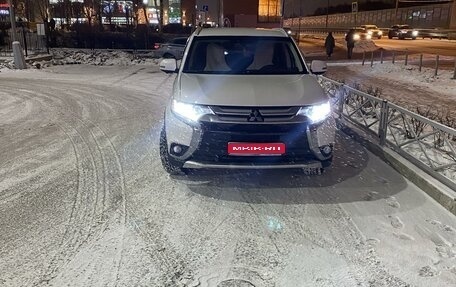 Mitsubishi Outlander III рестайлинг 3, 2017 год, 1 850 000 рублей, 1 фотография