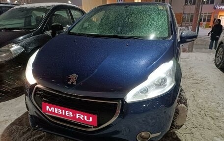 Peugeot 208 II, 2013 год, 850 000 рублей, 7 фотография