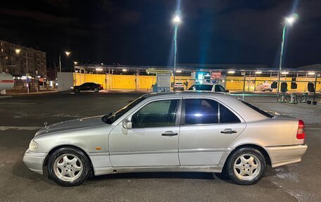 Mercedes-Benz C-Класс, 1995 год, 450 000 рублей, 2 фотография