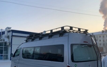 Toyota HiAce H200, 2008 год, 1 400 000 рублей, 3 фотография