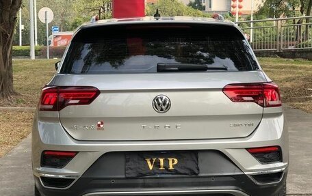 Volkswagen T-Roc I, 2021 год, 1 830 000 рублей, 3 фотография