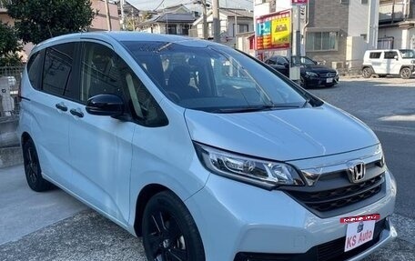 Honda Freed II, 2022 год, 1 550 000 рублей, 3 фотография