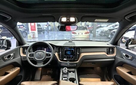 Volvo XC60 II, 2023 год, 5 980 000 рублей, 4 фотография