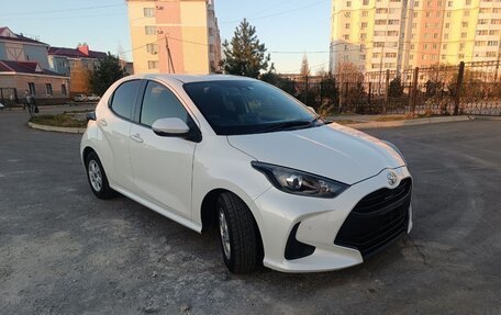 Toyota Yaris, 2021 год, 1 470 000 рублей, 4 фотография