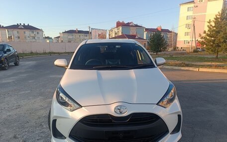 Toyota Yaris, 2021 год, 1 470 000 рублей, 5 фотография