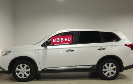 Mitsubishi Outlander III рестайлинг 3, 2018 год, 1 930 000 рублей, 7 фотография