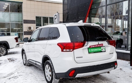 Mitsubishi Outlander III рестайлинг 3, 2018 год, 1 810 000 рублей, 3 фотография