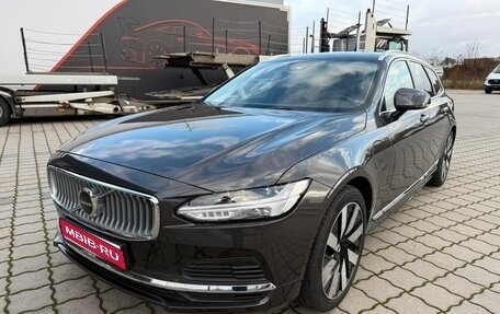 Volvo V90 II, 2023 год, 6 300 000 рублей, 1 фотография