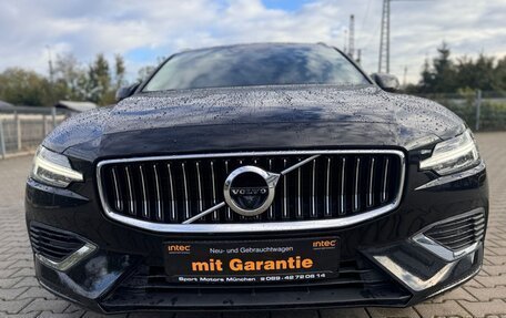 Volvo V60 II, 2021 год, 3 490 000 рублей, 2 фотография