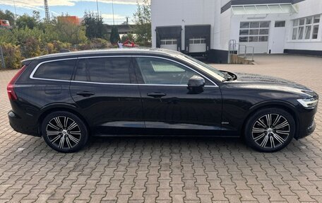 Volvo V60 II, 2021 год, 3 490 000 рублей, 4 фотография