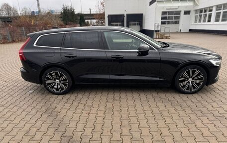 Volvo V60 II, 2021 год, 3 410 000 рублей, 5 фотография