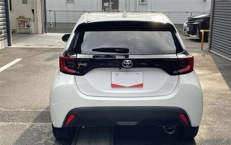 Toyota Yaris, 2021 год, 1 290 000 рублей, 6 фотография