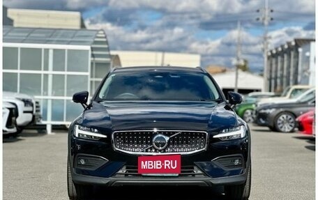 Volvo V60 II, 2021 год, 3 950 000 рублей, 2 фотография