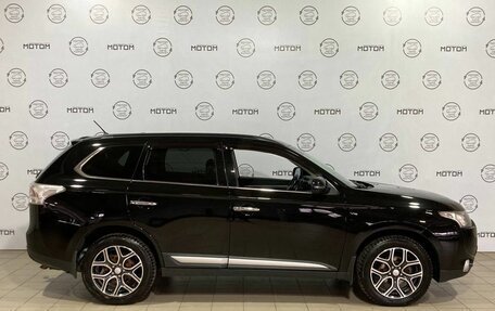 Mitsubishi Outlander III рестайлинг 3, 2013 год, 1 880 000 рублей, 6 фотография