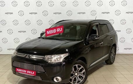 Mitsubishi Outlander III рестайлинг 3, 2013 год, 1 880 000 рублей, 3 фотография