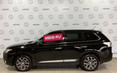 Mitsubishi Outlander III рестайлинг 3, 2013 год, 1 880 000 рублей, 5 фотография