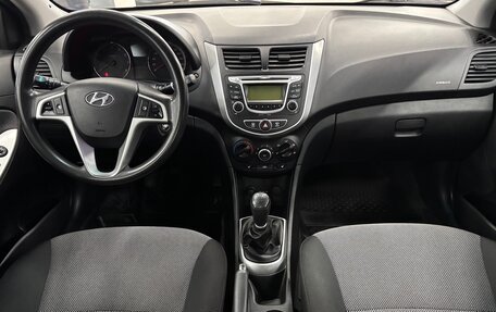 Hyundai Solaris II рестайлинг, 2013 год, 940 000 рублей, 10 фотография