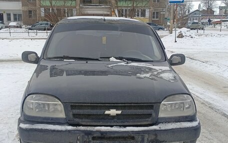 Chevrolet Niva I рестайлинг, 2004 год, 340 000 рублей, 1 фотография