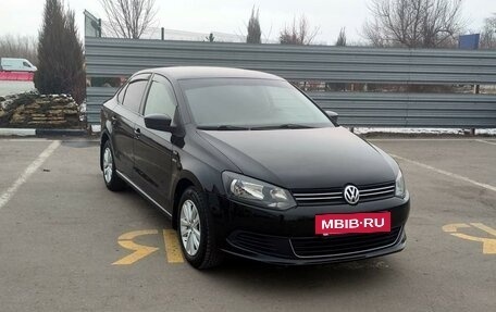 Volkswagen Polo VI (EU Market), 2013 год, 1 070 000 рублей, 2 фотография