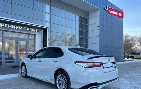 Toyota Camry, 2018 год, 2 760 000 рублей, 4 фотография