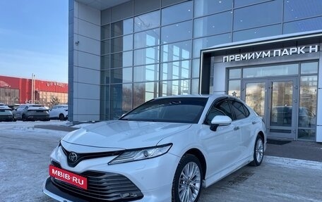 Toyota Camry, 2018 год, 2 760 000 рублей, 2 фотография