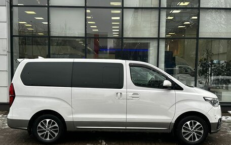 Hyundai Grand Starex Grand Starex I рестайлинг 2, 2019 год, 4 000 000 рублей, 4 фотография