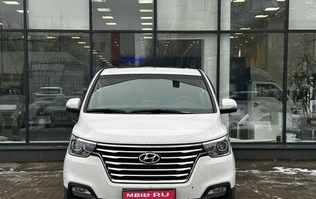 Hyundai Grand Starex Grand Starex I рестайлинг 2, 2019 год, 4 000 000 рублей, 2 фотография