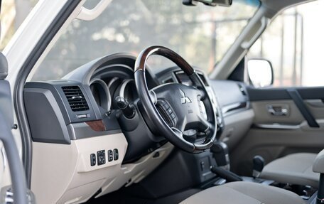 Mitsubishi Pajero IV, 2019 год, 3 779 000 рублей, 11 фотография