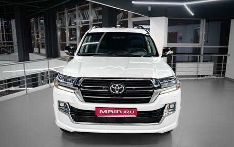 Toyota Land Cruiser 200, 2019 год, 6 549 000 рублей, 2 фотография