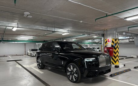 Rolls-Royce Cullinan, 2024 год, 101 000 000 рублей, 2 фотография