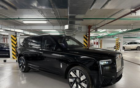 Rolls-Royce Cullinan, 2024 год, 101 000 000 рублей, 7 фотография