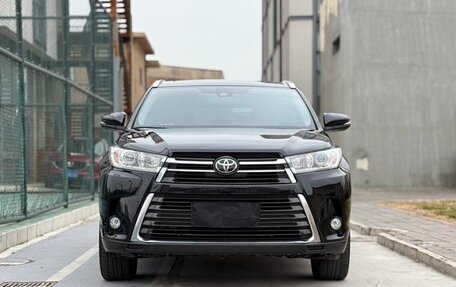 Toyota Highlander III, 2021 год, 3 200 000 рублей, 2 фотография