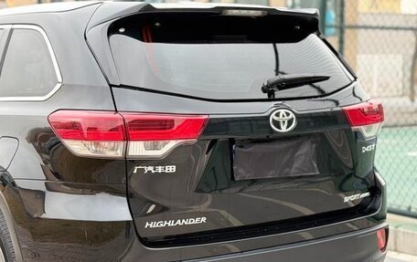 Toyota Highlander III, 2021 год, 3 200 000 рублей, 7 фотография