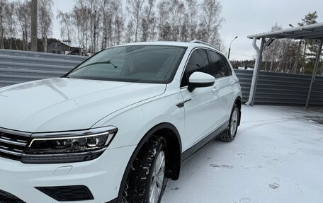 Volkswagen Tiguan II, 2017 год, 2 650 000 рублей, 2 фотография