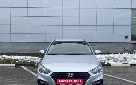 Hyundai Solaris II рестайлинг, 2018 год, 1 350 000 рублей, 2 фотография