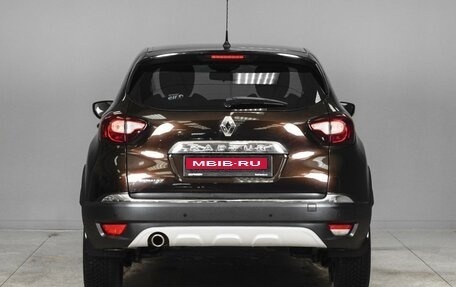 Renault Kaptur I рестайлинг, 2017 год, 1 399 000 рублей, 4 фотография